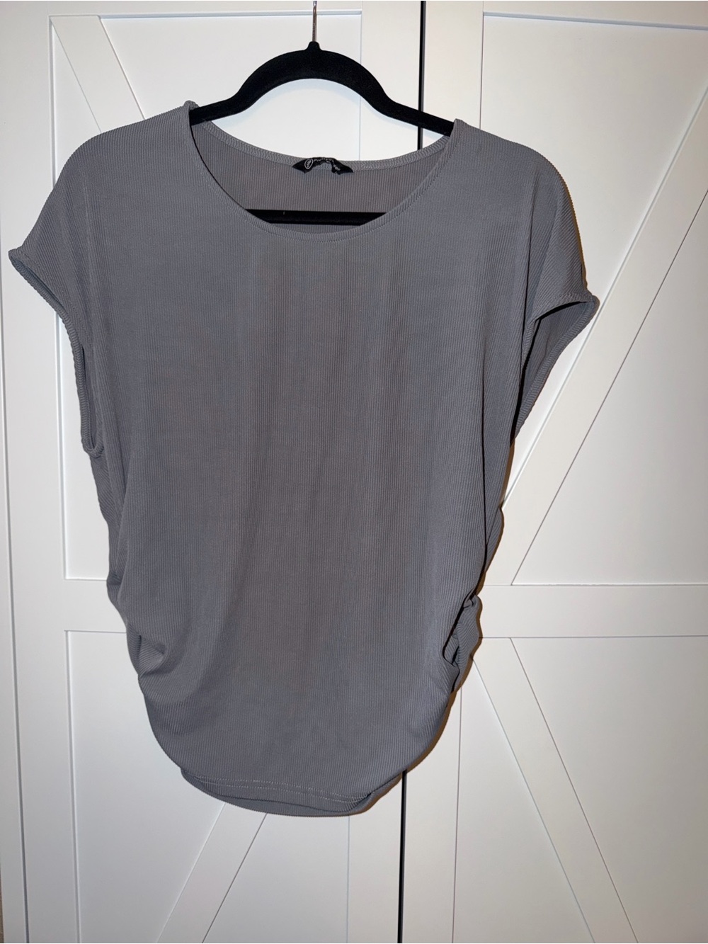 Super Cute Ribbed Gray Top